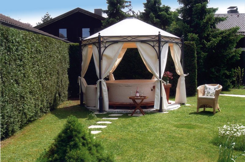 gazebo_01.jpg