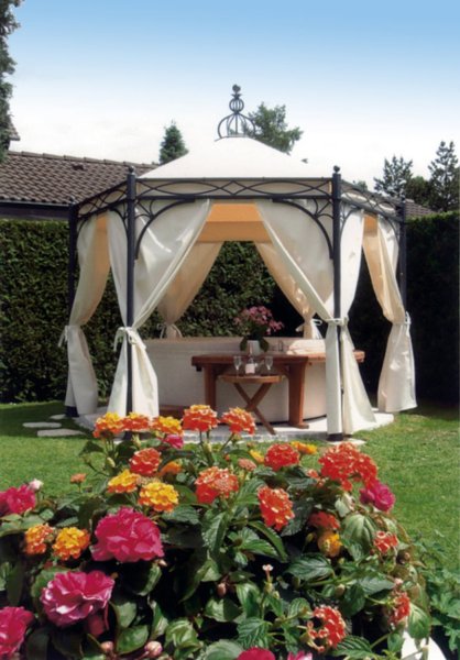 gazebo_02.jpg